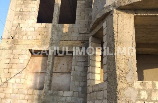 Se vinde casă nefinisată cu 2 nivele Tîrgul Vechi