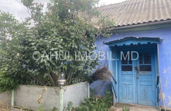 Se vinde casă bătrânească+lot s. Lebedenco