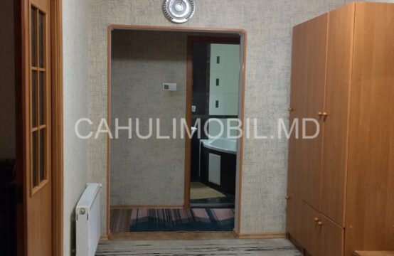 Продается 4-х комнатная квартира, 143 серии в Центре