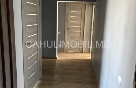 Spre vînzare apartament cu 3 camere sector Centru