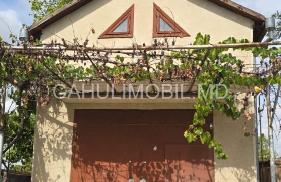 Spre vânzare garaj cu mansardă și subsol sector Spirina
