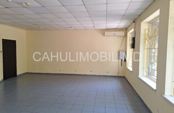 Spre chirie încăpere comercială în centrul orașului