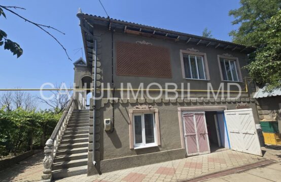 Spre vînzare casă spațioasă cu 2 etaje și teren generos în satul Cucoara